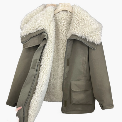 Damen Winter Parka mit Teddykragen – Lässiger Outdoor Mantel für kalte Tage