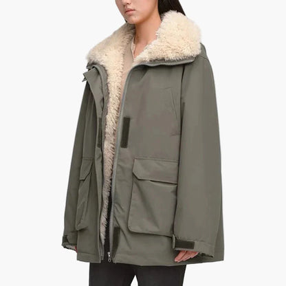 Damen Winter Parka mit Teddykragen – Lässiger Outdoor Mantel für kalte Tage