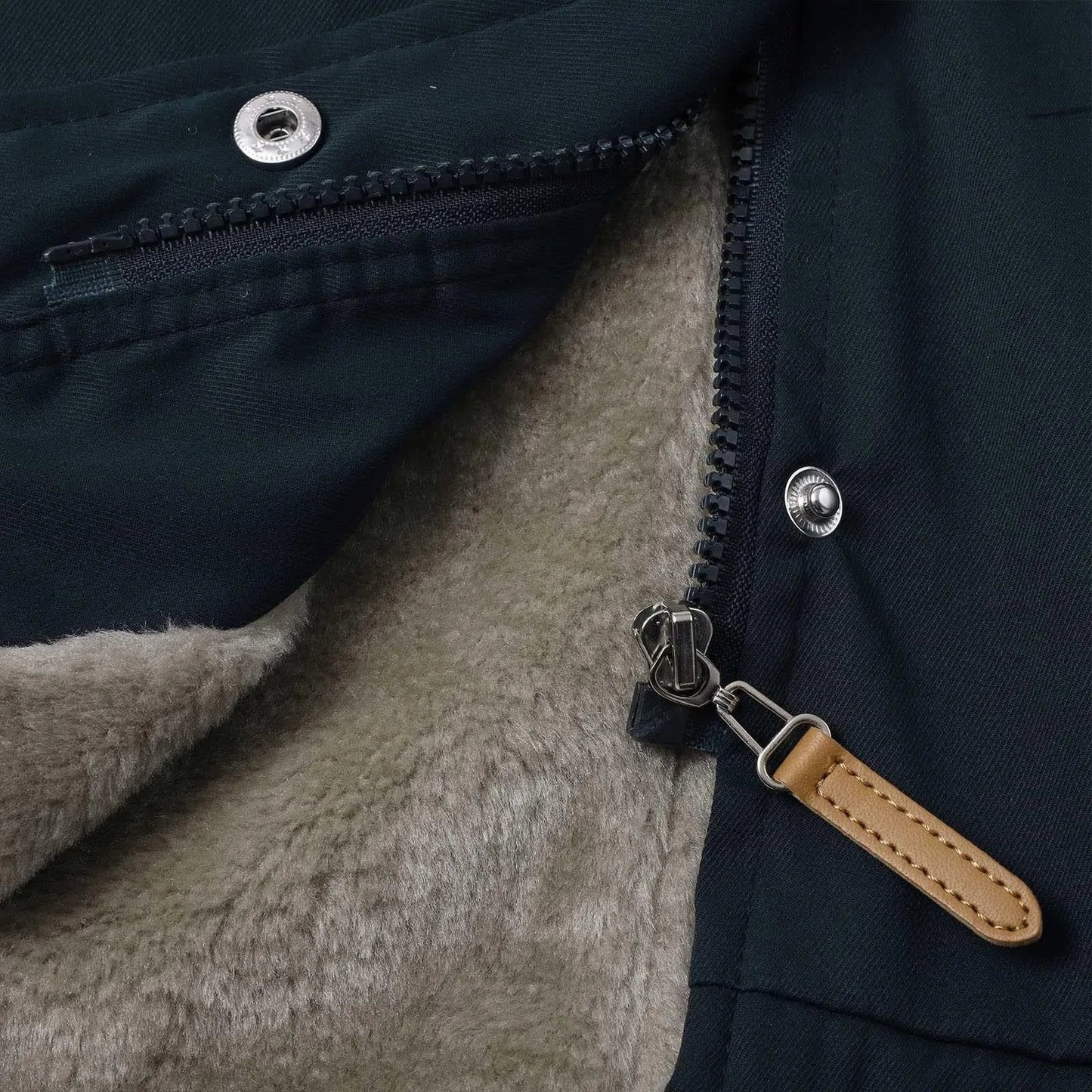 Damen Winterparka mit Kapuze – Modischer, taillierter Outdoor-Mantel für kalte Tage