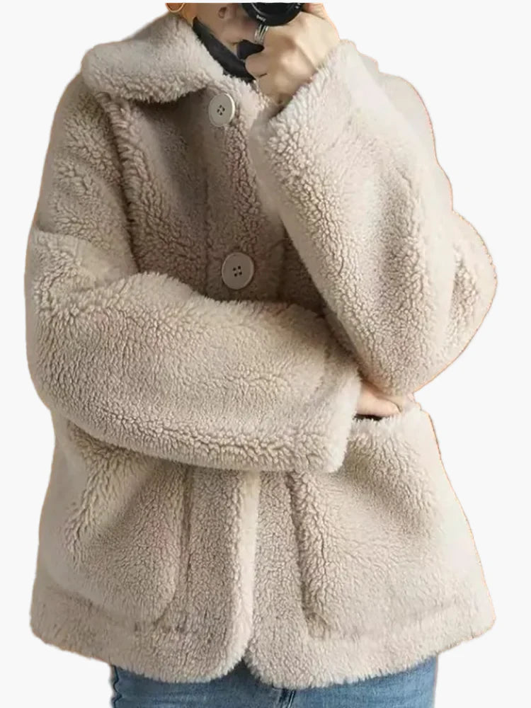 Damen Teddyfell Jacke mit Knopfleiste – Lässiger Wintermantel für Alltag und Freizeit
