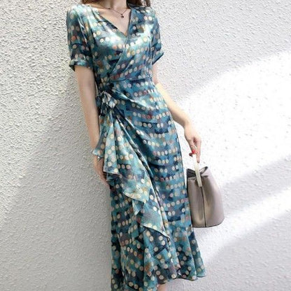 Sandra – Elegantes Blumenkleid mit französischem Flair