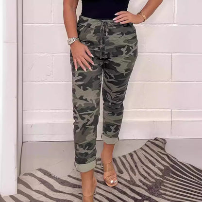 Christine – Lockere Sporthose mit Camouflage-Muster