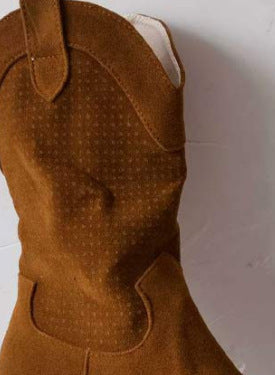 Claire – Niedrig geschnittene Stiefel aus veganem Wildleder mit mittelhohem Absatz