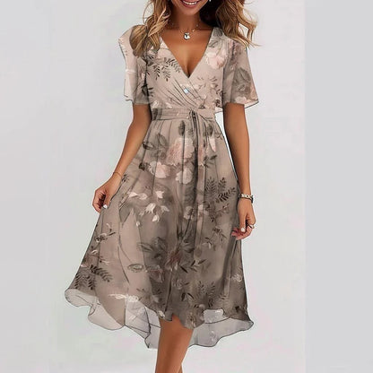 Luftiges Sommerkleid Damen – Wickelkleid mit Blumenmuster und V-Ausschnitt – Midi Kleid für Urlaub, Strand & Freizeit