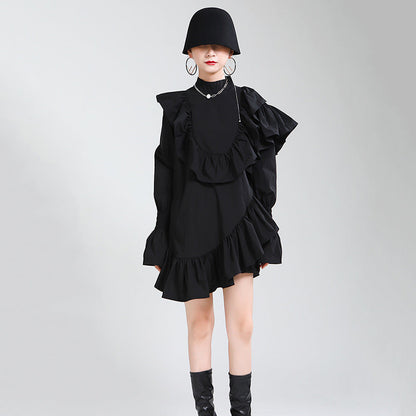 Sue – Dünnes Kleid mit unregelmäßiger Silhouette
