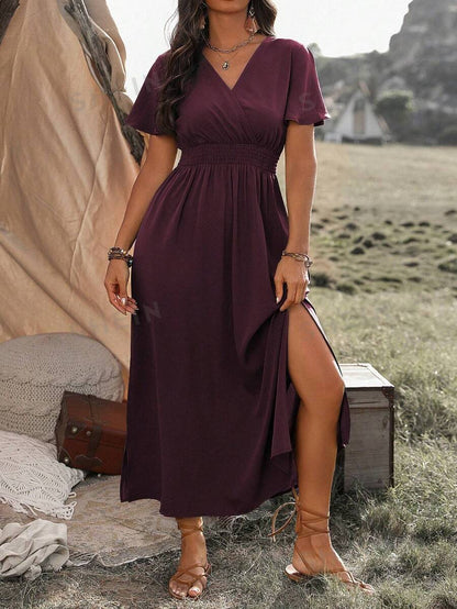 Alice – Langarmkleid mit Schlitz und Glockenärmeln