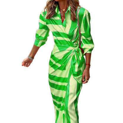 Jacqueline – Gestreiftes Kleid mit Schnürung und elegantem Design