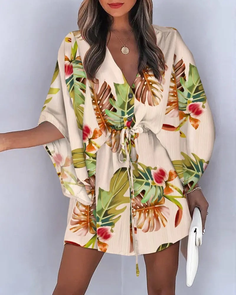 Kelly – V-Ausschnitt gebundenes Strandkleid mit Druck