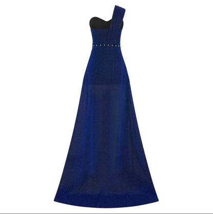 Ruby – Einseitiges ärmelloses glänzendes Split-Kleid