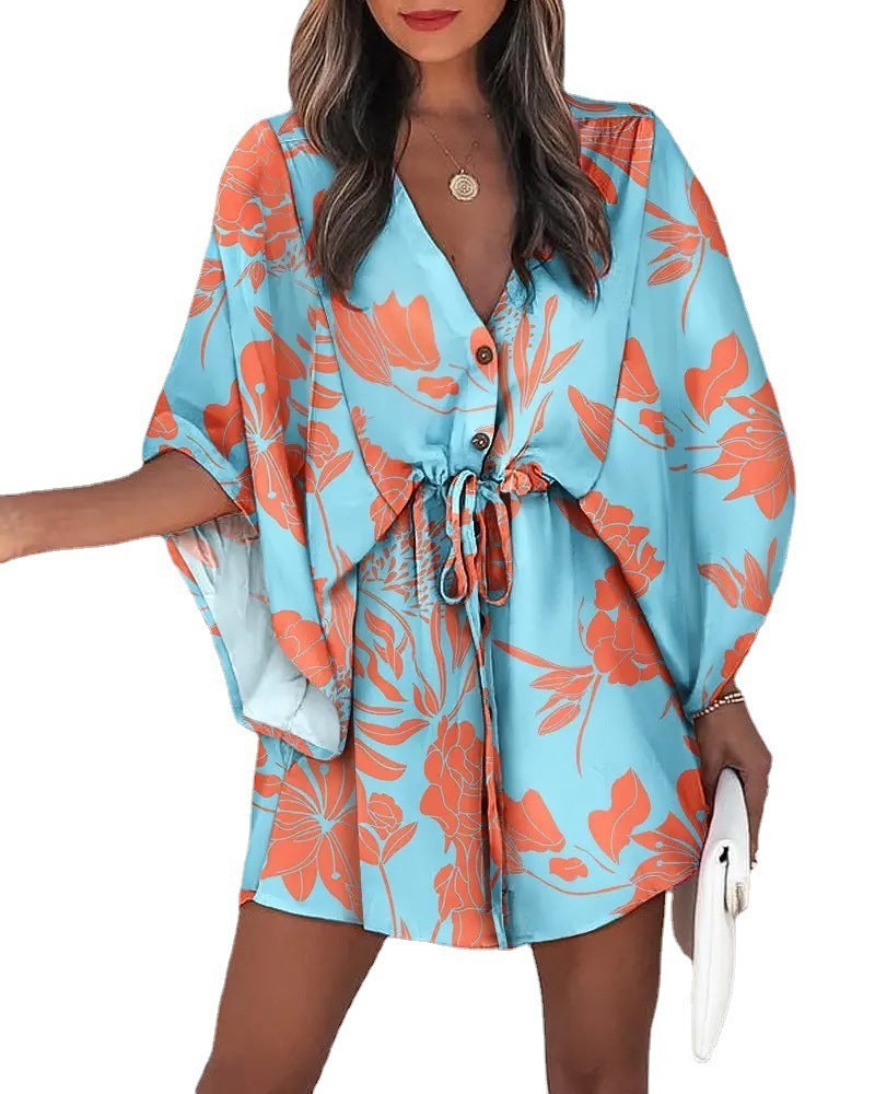 Kelly – V-Ausschnitt gebundenes Strandkleid mit Druck