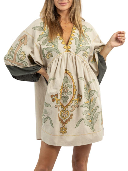 Janet – Blumengedrucktes V-Ausschnittkleid mit 34 Ärmeln