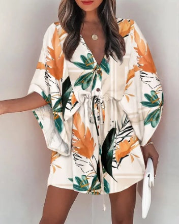 Kelly – V-Ausschnitt gebundenes Strandkleid mit Druck