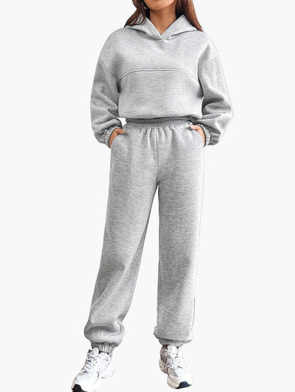 Damen Loungewear Set – Kapuzen-Crop-Sweatshirt & Jogginghose, Freizeit Outfit, Sportlicher Zweiteiler