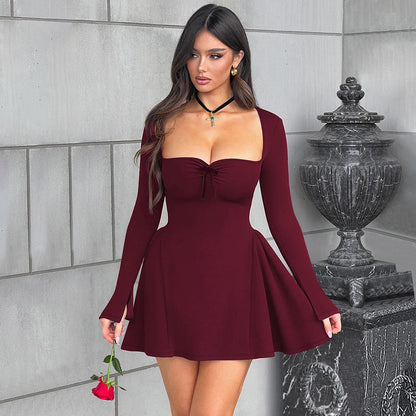 Phoebe – Langärmliges Low-Neck Kleid im Y2K-Stil