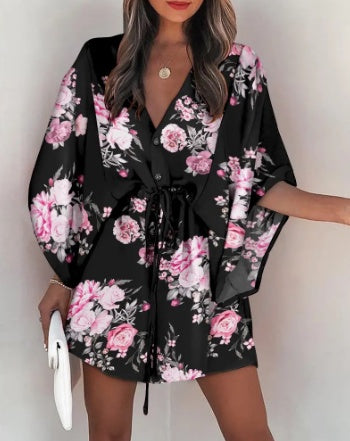 Kelly – V-Ausschnitt gebundenes Strandkleid mit Druck