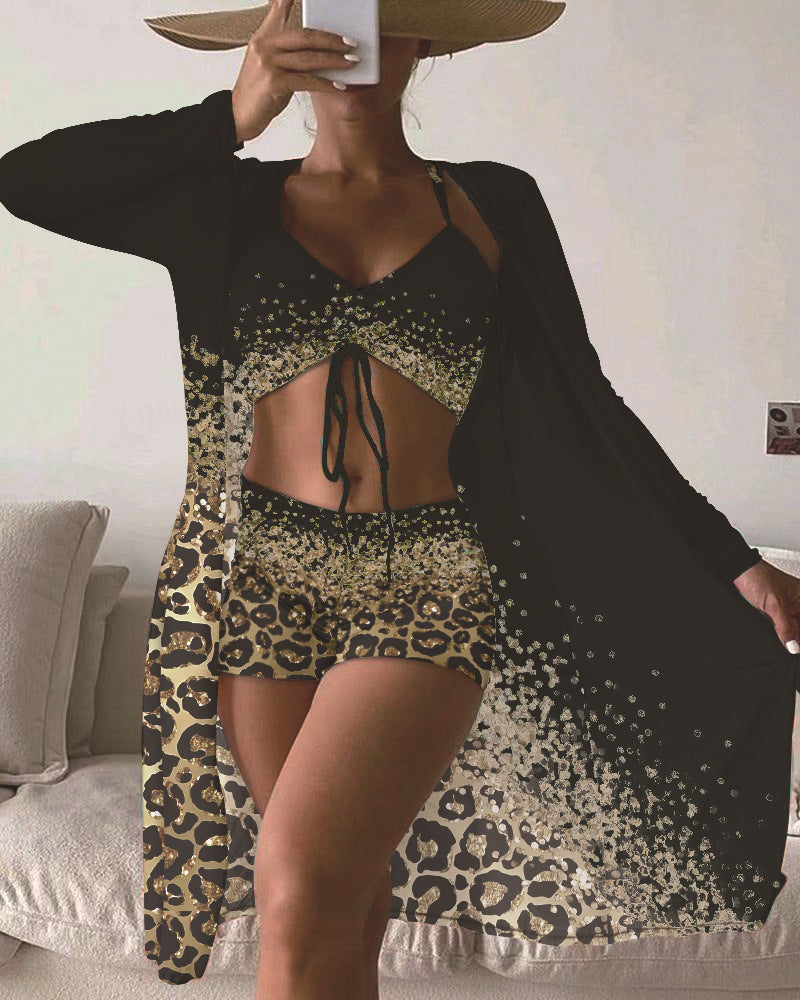 Caroline – Dreiteiliges Set mit Mesh-Oberbekleidung und buntem Bikini