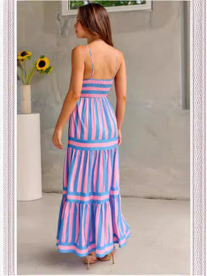 Hayley – Langes Kleid mit Trägern und Taschen im gestreiften Druck für den Strandurlaub