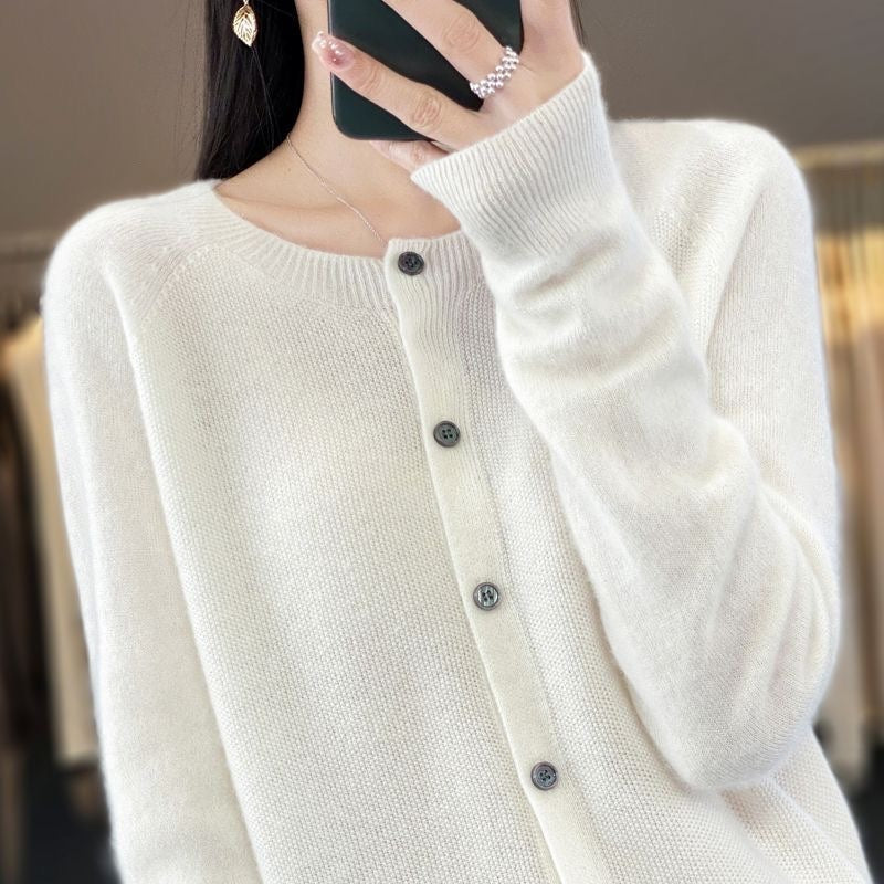Katie – Merino Woll-Cardigan mit Rundhalsausschnitt und langen Ärmeln