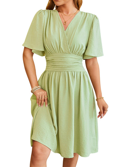 Sarah – V-Ausschnitt Kurzarmkleid mit modischen Glockenärmeln für den Sommer