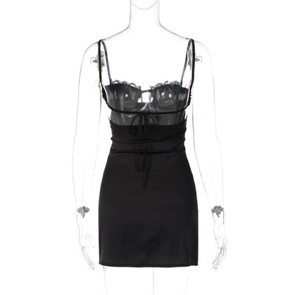 Alice – Sommerliches V-Ausschnitt Kleid mit Spitzenrand und Schlitz