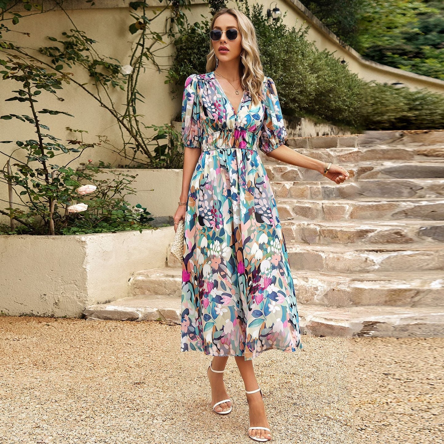 Damen Sommerkleid mit V-Ausschnitt und Puffärmeln – Elegantes Freizeitkleid mit Blumenmuster, Chiffon, Knielang